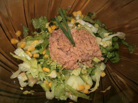 Салата с риба тон