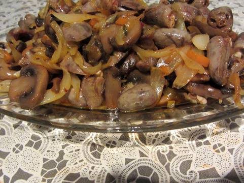 Пилешки сърца в масло и гъби