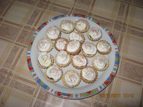 Тарталетки с орехов пълнеж