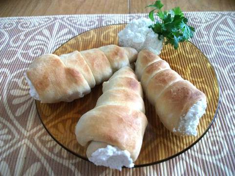 Фунийки за ордьовър с пълнеж от извара