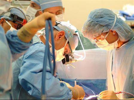 Проф. Емил Паскалев: Имунната система никога не възприема присадения бъбрек и иска да го отхвърли!