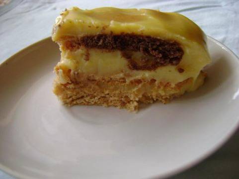 Торта с медени бисквити