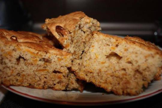 Сладкиш с тиква, орехи и канела