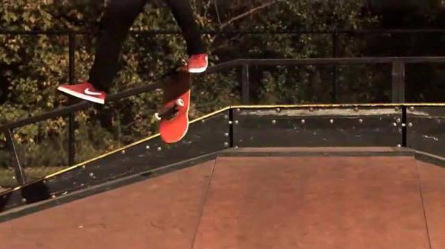 Скейтборд трикове – Skateboarding Tricks (забавен кадър)