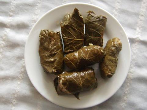 Лозови сарми с булгур