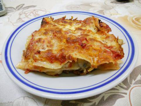 Лазаня с гъби и топено сирене
