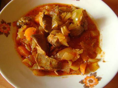 Пилешки дробчета с кисели зеленчуци