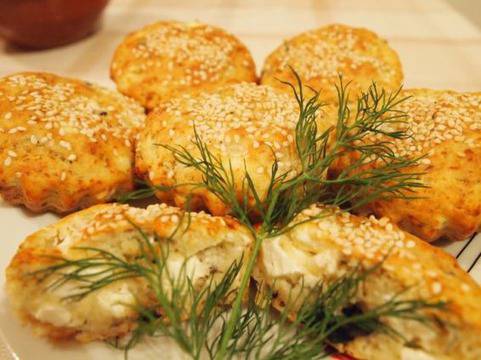 Солени мъфини със сирене, маслини и копър