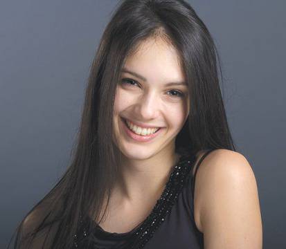 ПИКАНТНО! Вижте как се рекламират нашите актриси