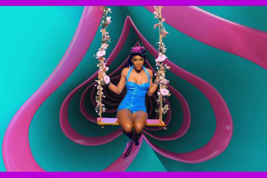 Кели Роуланд възпя интимните си части