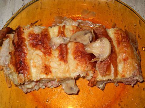 Баница с кайма, гъби и сос Бешамел