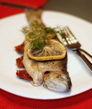 Пъстърва с картофена салата