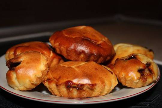 Мъфини със сладко от ягоди