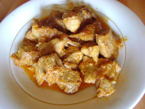 Свинско с лук и вино