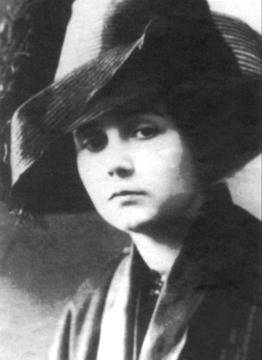 Лора Каравелова е героиня на първия у нас еротичен роман