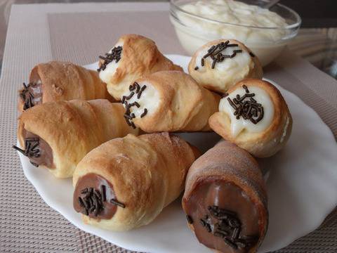 Фунийки с млечен крем