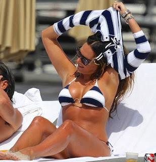 ГОРЕЩО: Банските на Тамара стават все по-изрязани (снимки)