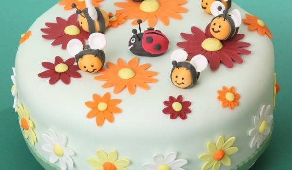 Украса за торти от захарно тесто