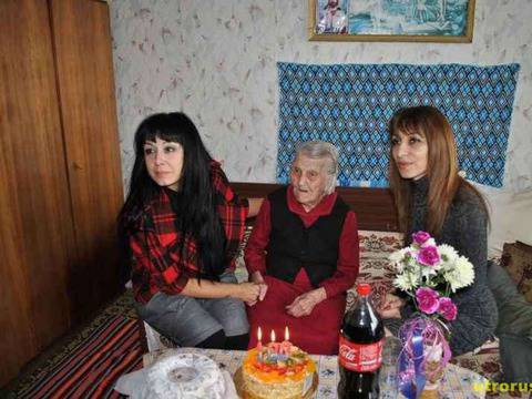 И на 100 години баба Тота чете без очила любимите си криминални романи