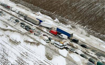 Унгария търси преводачи за българи, закъсали в снега по магистралите