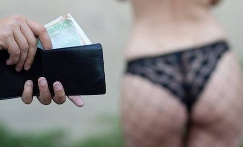 Проститутки учат мръсни думи с безплатни уроци по английски