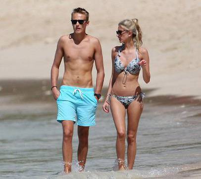 Красива блондинка вдъхновява дебютант във Формула 1