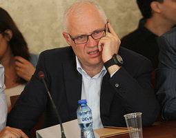 Цеко Минев купува „Юнионбанк“