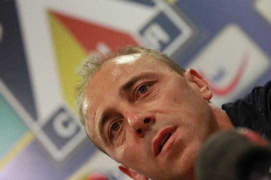 Илиан Илиев остава треньор на Левски