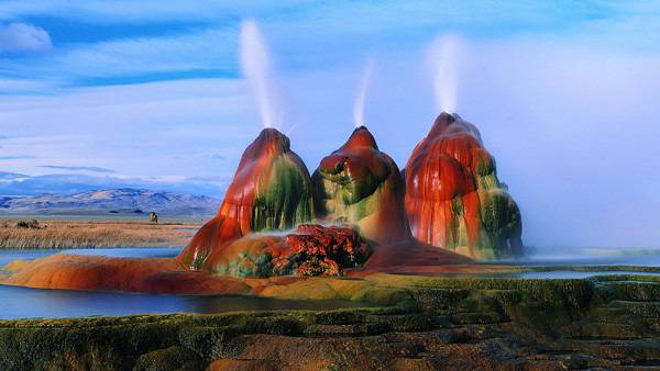 Летящия гейзер (Fly Geyser)