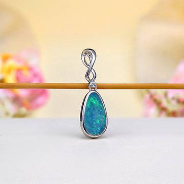 Уникален Подарък ли са Бижутата?: 5 Тенденции при Бижутата за 2013