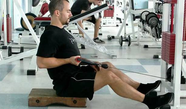 Едностранно хоризонтално гребане на скрипец от седеж