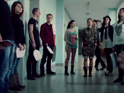 Дивна влиза като Дивна в „Революция Z“