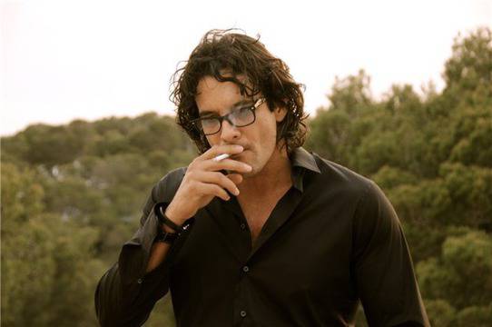 Неузнаваем! Вижте трансформациите на Марио Симаро през годините