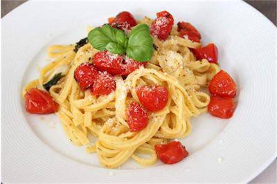 Талиолини с чери домати