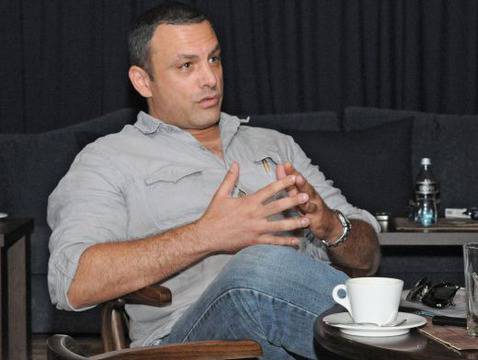 Отнеха шофьорската книжка на наш тв водещ