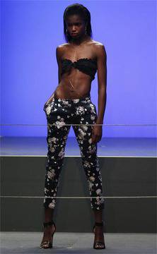 Дънки милфльор – на много цветя и листа, за пролетта