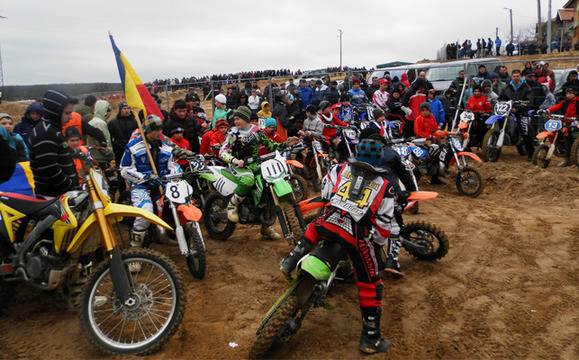 Европейски шампионат по мотокрос се провежда в село Порой