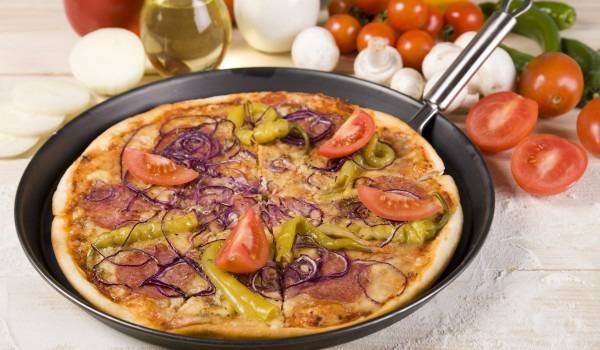 Пица от пълнозърнесто тесто