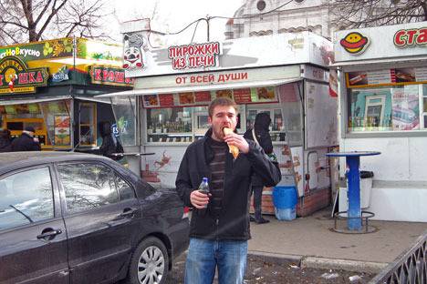 Министерството на здравеопазването ограничава рекламите на фаст фууд, газирани напитки и чипсове