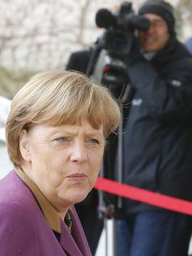 Съветниците на Меркел понижиха рязко прогнозата си за икономическия растеж