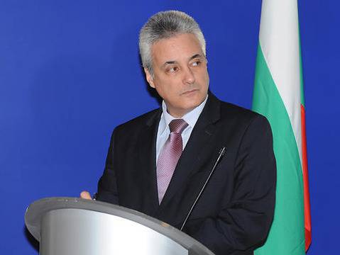 Премиерът съветва: Внимавайте с кого сядате на една маса