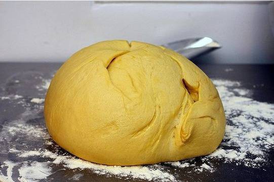 Плетен Козунак – стъпка по стъпка в снимки