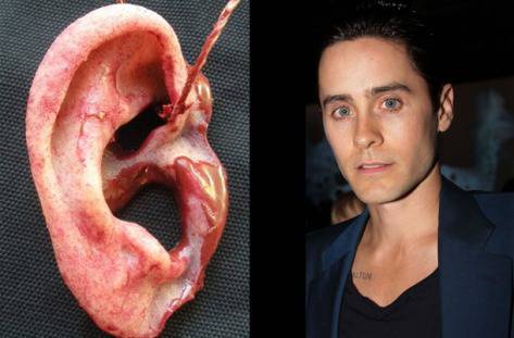 Фен изпрати ухото си на рокер (18+)