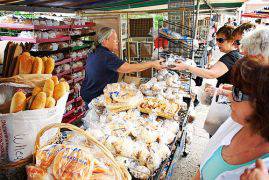 Покупателната способност на французите пада за първи път от 1984