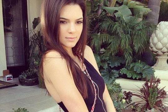 Малките Кардашиян по пътя на сестрите си