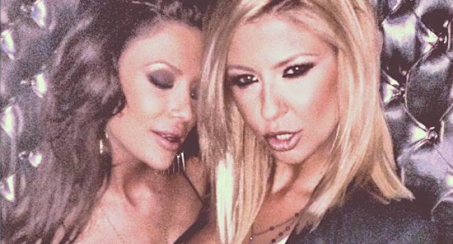 Андреа и Моника запалиха мъжките фантазии