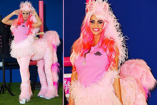 РОЗОВ КОН?! Вижте коя е тази звездна красавица