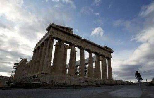 Бомба избухна близо до Акропола в Атина