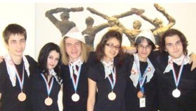 Български ученици с медали на олимпиада по природни науки
