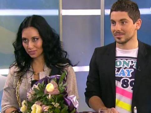 Теди Кацарова празнува ЧРД в тв студио